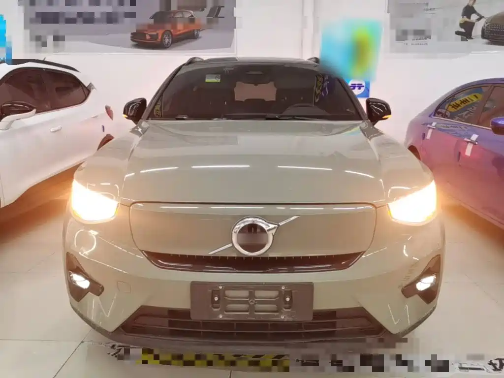 Volvo XC40 NEV — миниатюра 3
