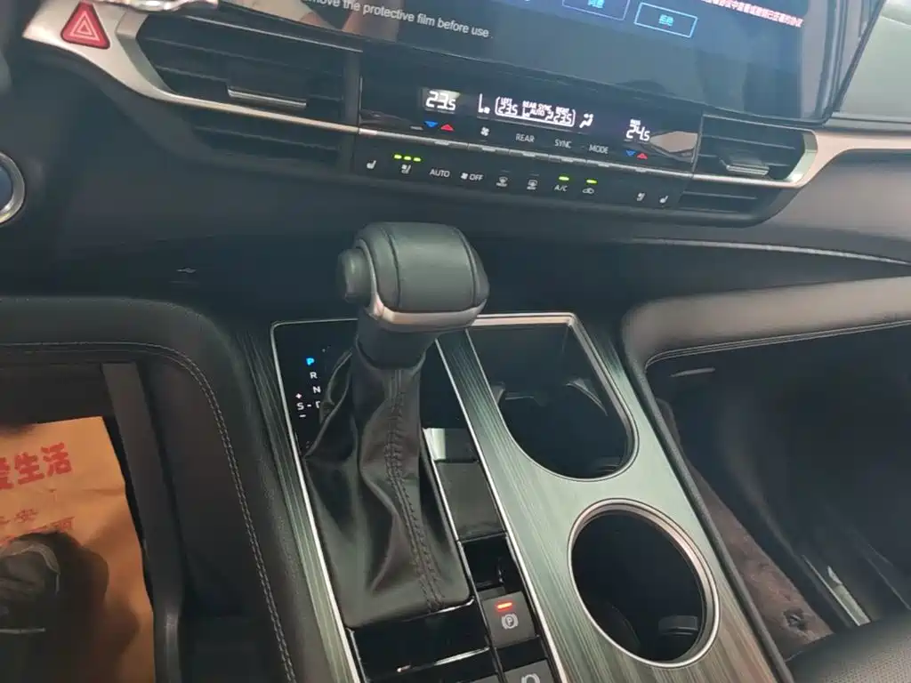 Toyota Sienna — миниатюра 14