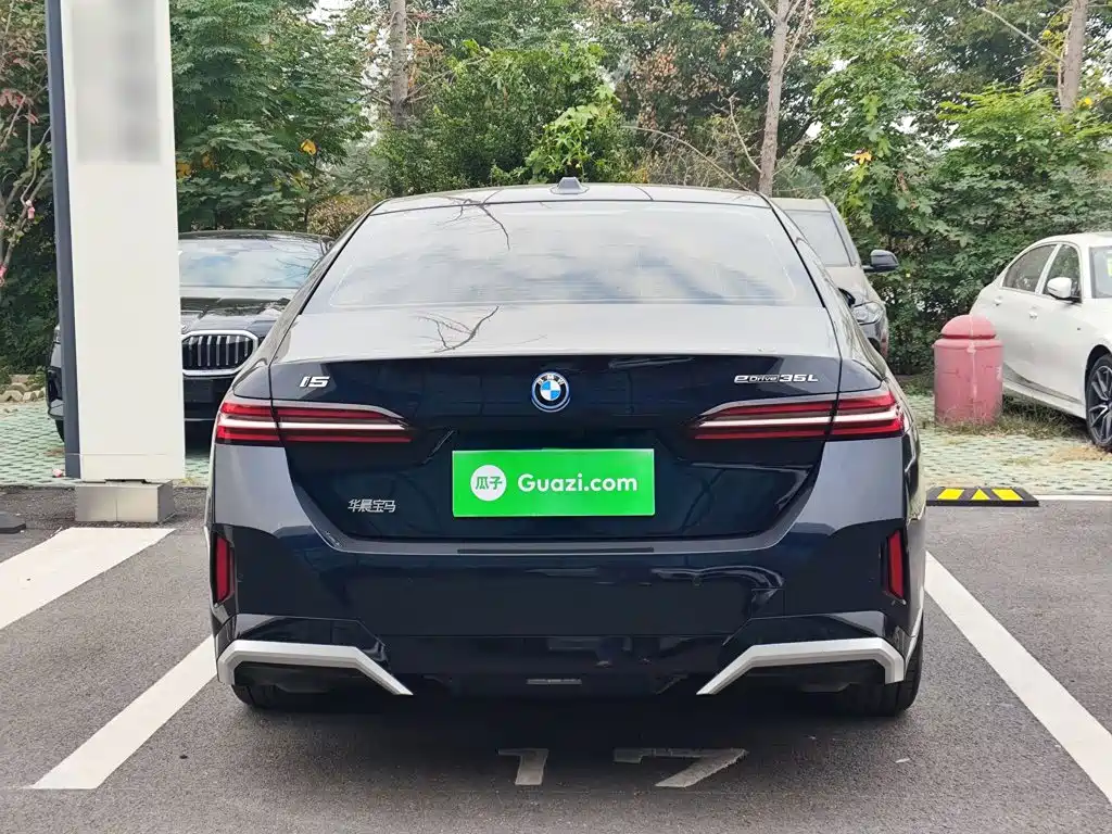 BMW i5 — миниатюра 6