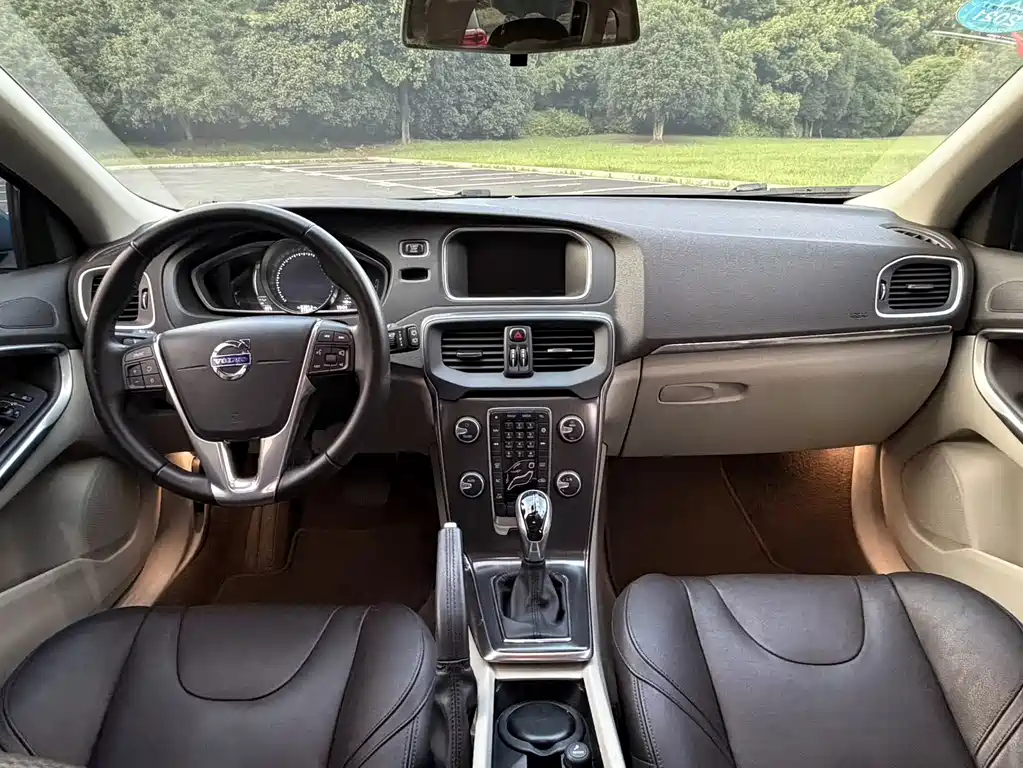 Volvo V40 — миниатюра 12