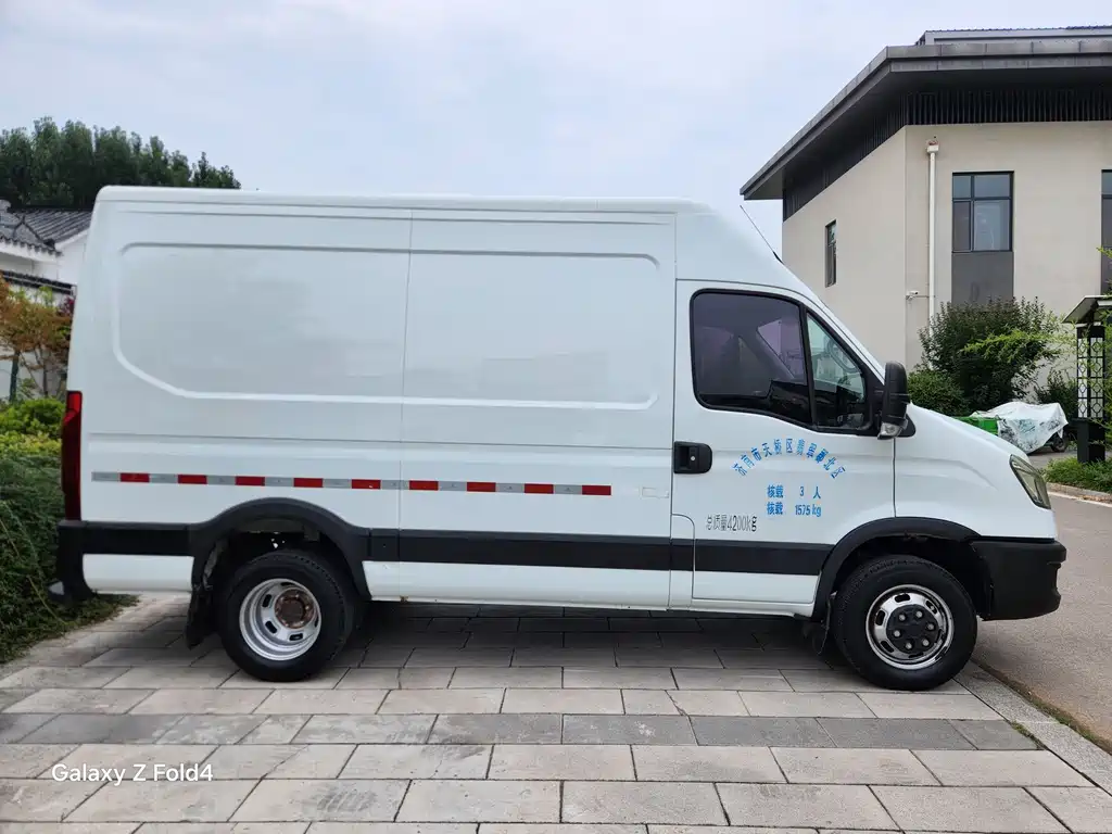 IVECO Ousheng — миниатюра 4