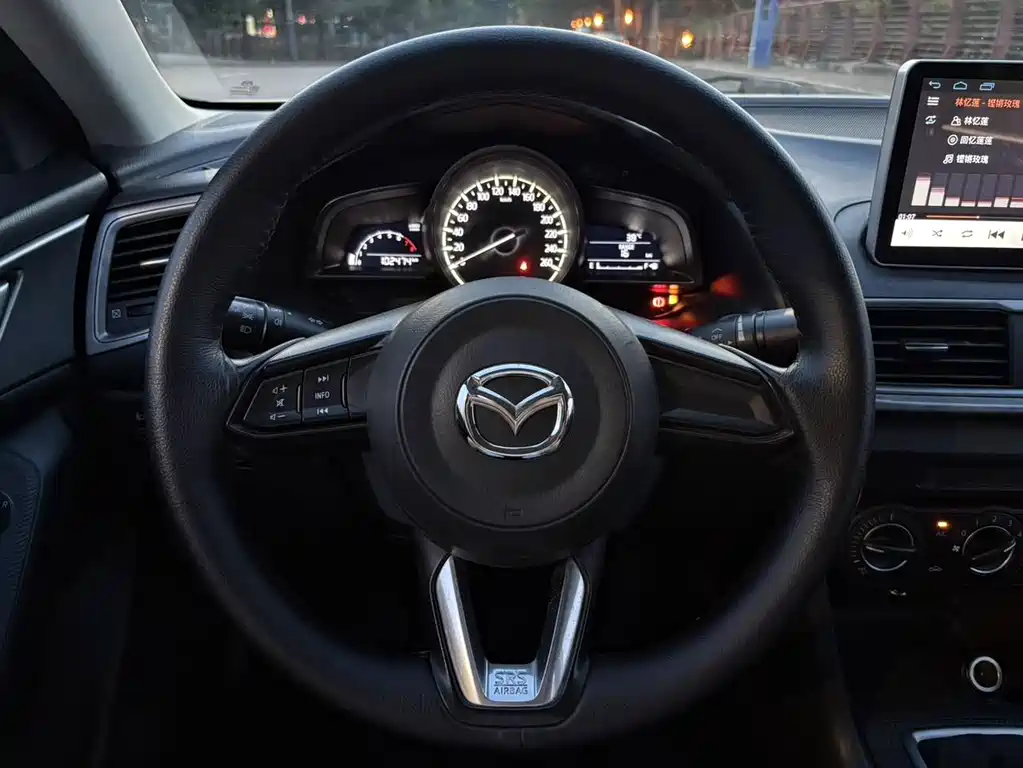 Mazda 3 Axela — миниатюра 14