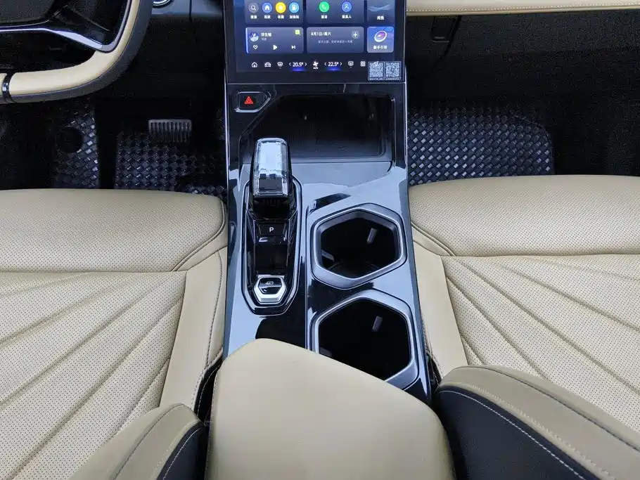 Geely Boyue L — миниатюра 16
