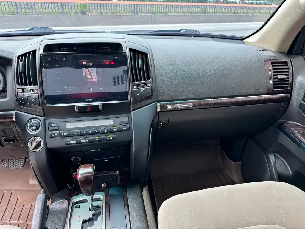 Toyota Land Cruiser — миниатюра 7