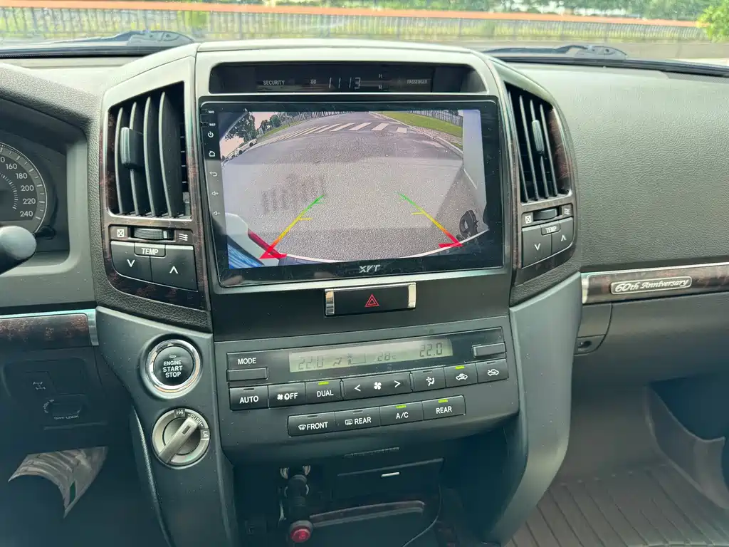 Toyota Land Cruiser — миниатюра 12
