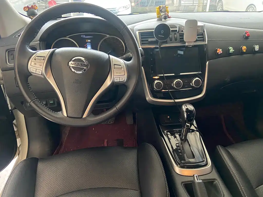 Nissan Tiida — миниатюра 9