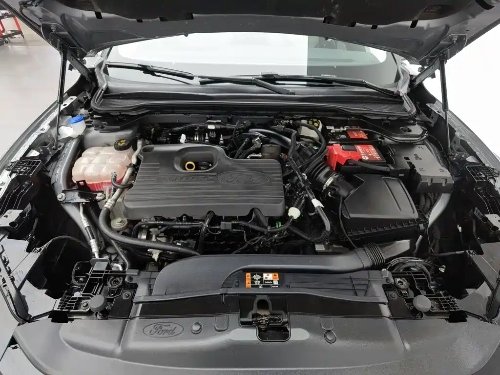 Ford Mondeo — миниатюра 6