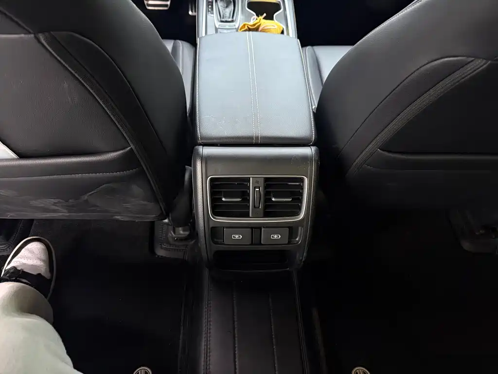 Honda Accord — миниатюра 17