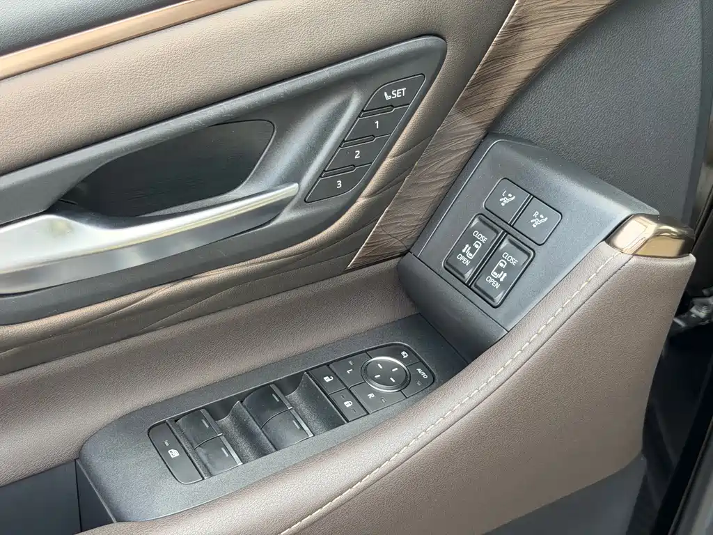 Toyota Alphard — фотографии объявления, Фото 18