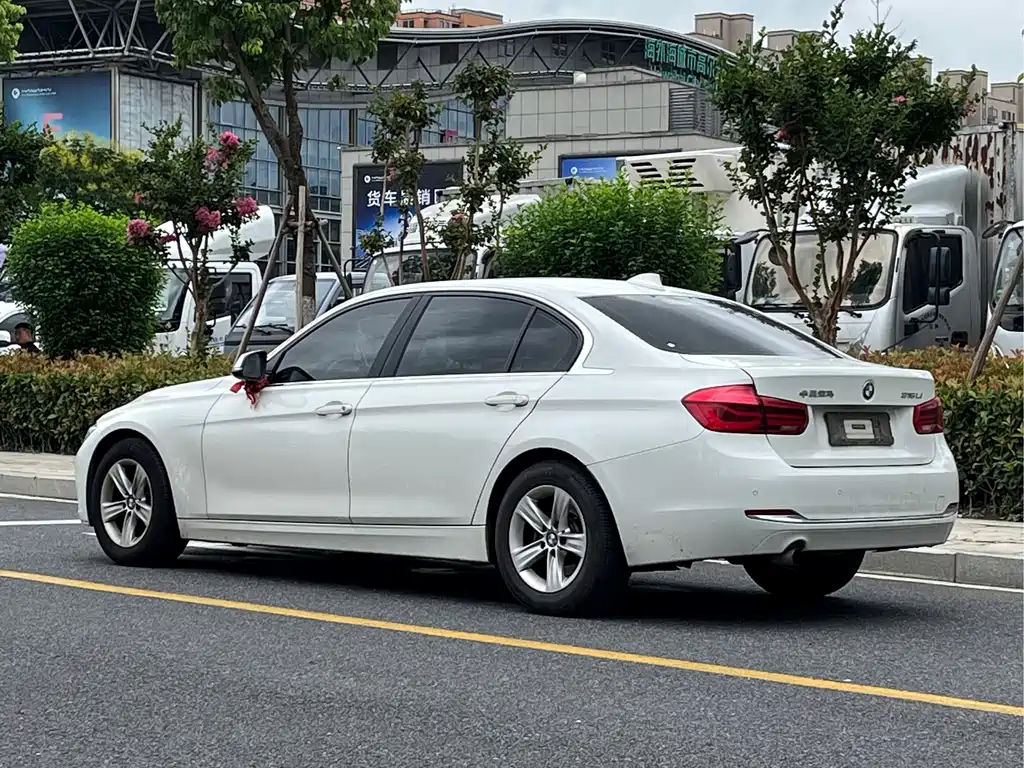 BMW 3 Series — миниатюра 4