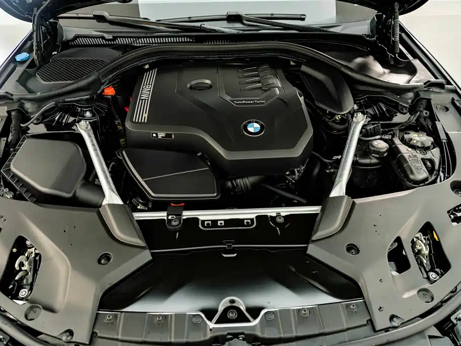 BMW 5 Series — миниатюра 23
