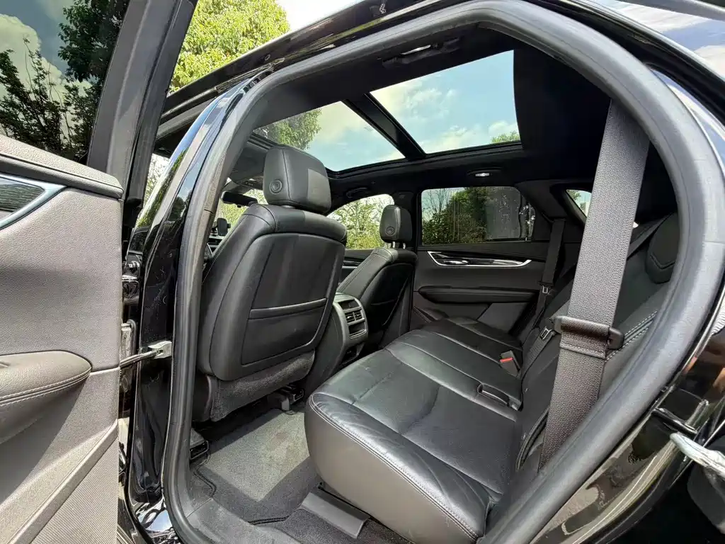 Cadillac XT5 — миниатюра 8