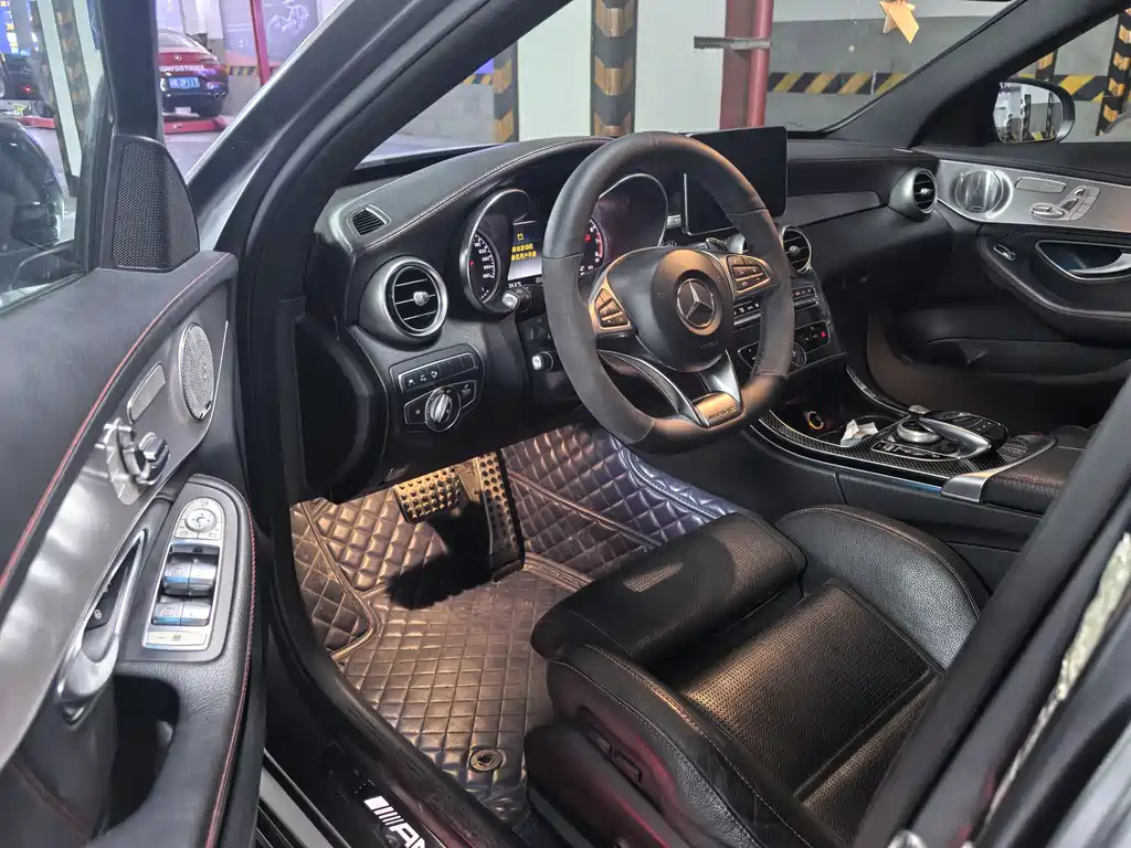 Mercedes-Benz C-Class AMG — миниатюра 6