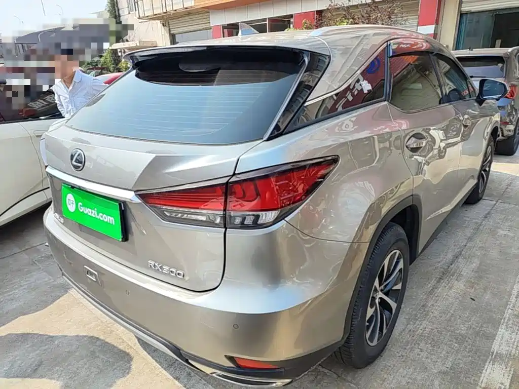 Lexus RX — миниатюра 7