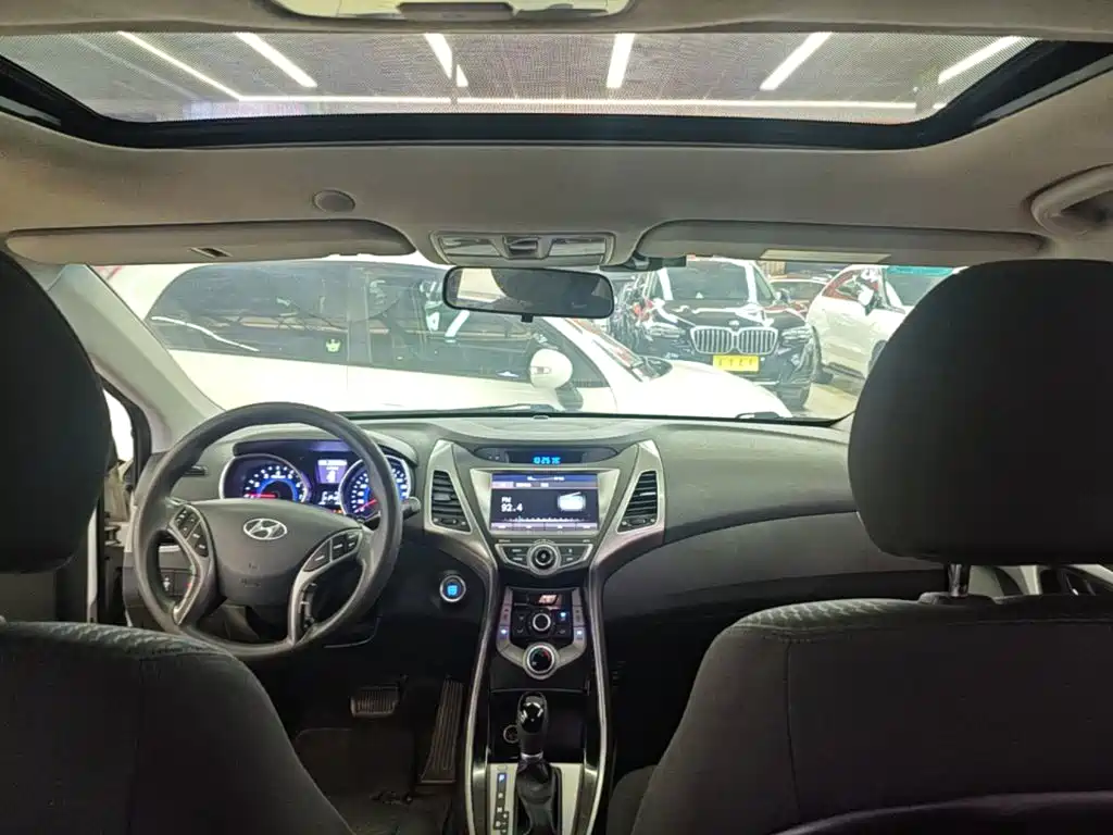 Hyundai Elantra Langdong — миниатюра 18