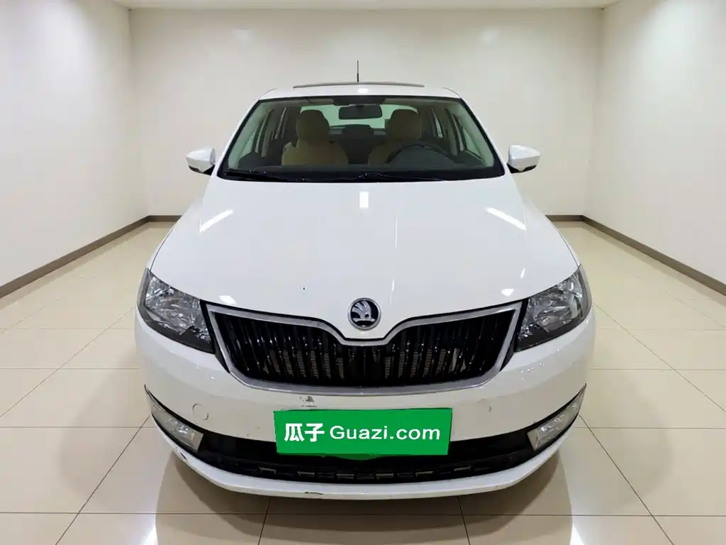 Skoda Rapid Spaceback — миниатюра 2