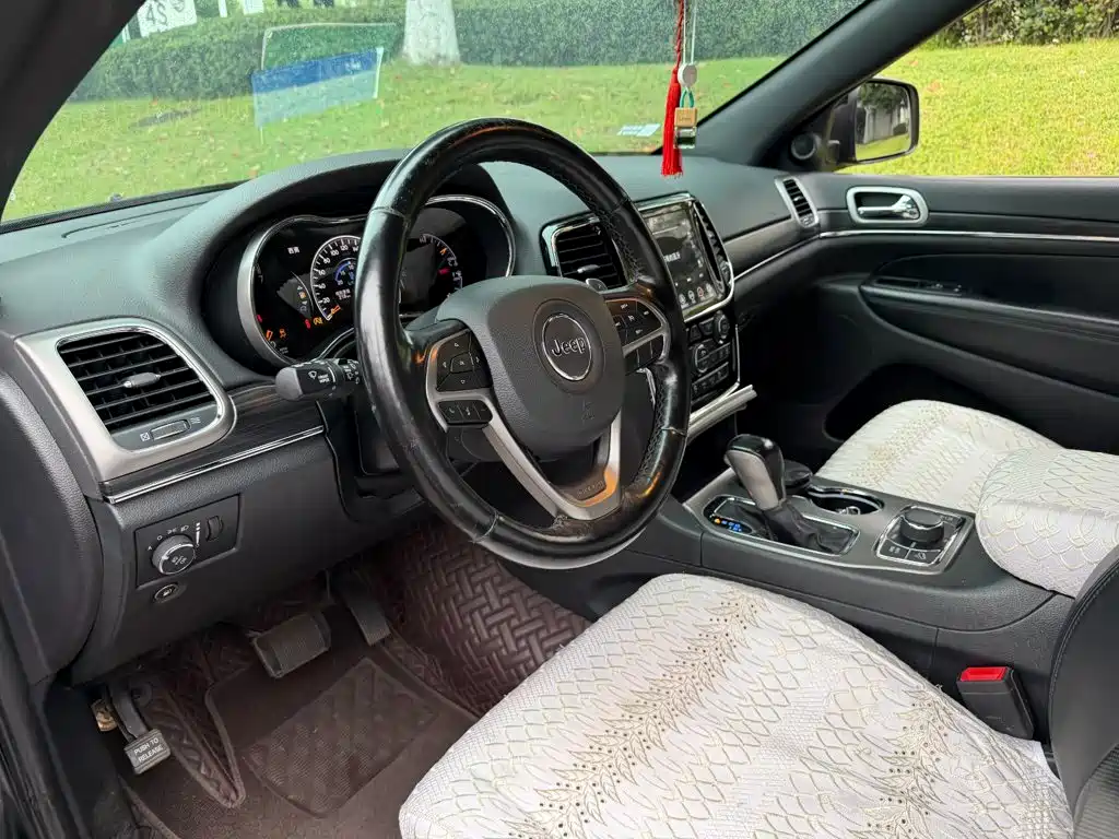 Jeep Grand Cherokee (Import) — миниатюра 7