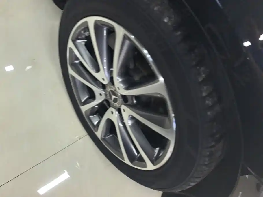 Mercedes-Benz E-Class — миниатюра 6