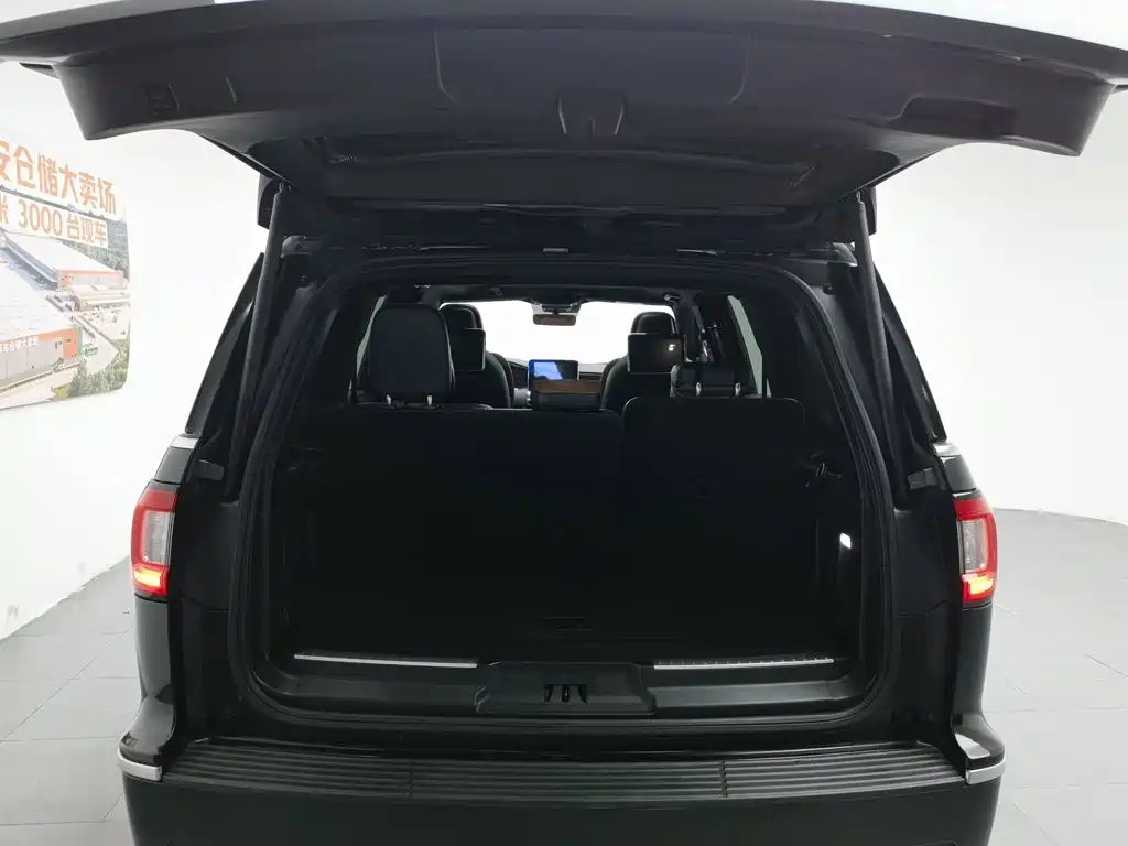 Lincoln Navigator — миниатюра 16