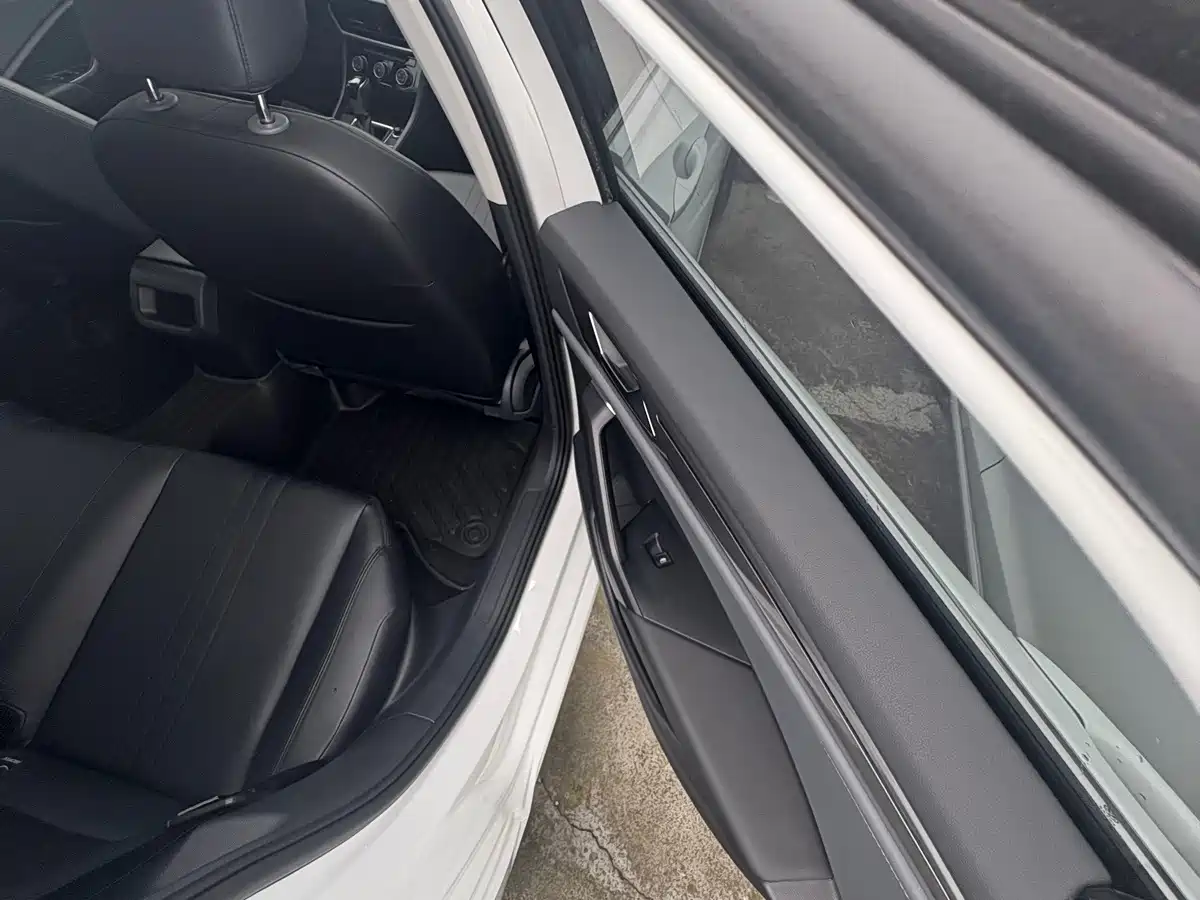 Volkswagen Sagitar id 4653766 из Китая 15