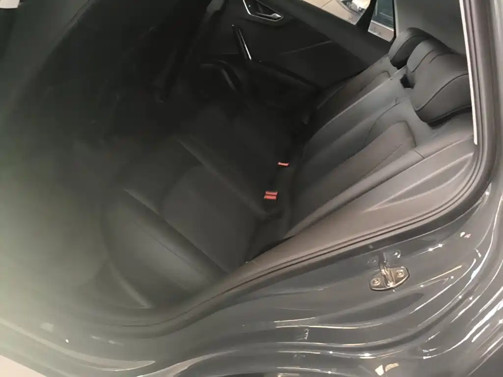 Audi Q2L e-tron — миниатюра 17