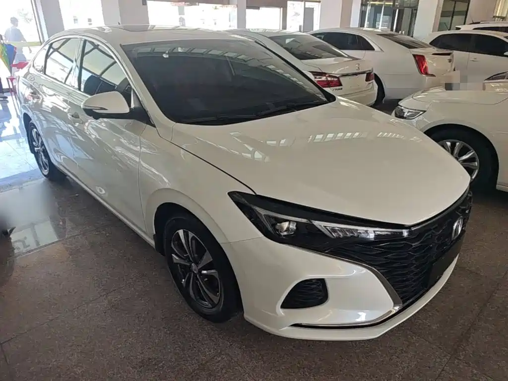 Changan Eado — миниатюра 4