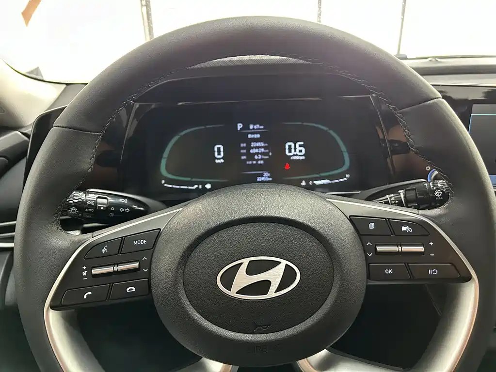 Hyundai Elantra — миниатюра 16