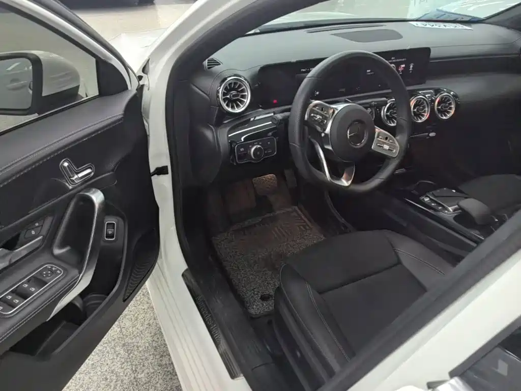 Mercedes-Benz A-Class — миниатюра 16