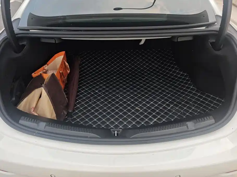 Mercedes-Benz E-Class (Import) — миниатюра 4