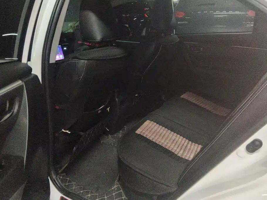 Toyota Corolla — миниатюра 11
