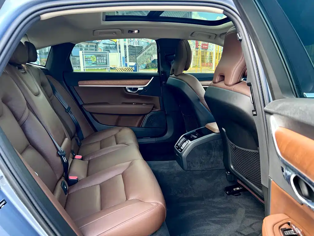 Volvo S90 — миниатюра 10