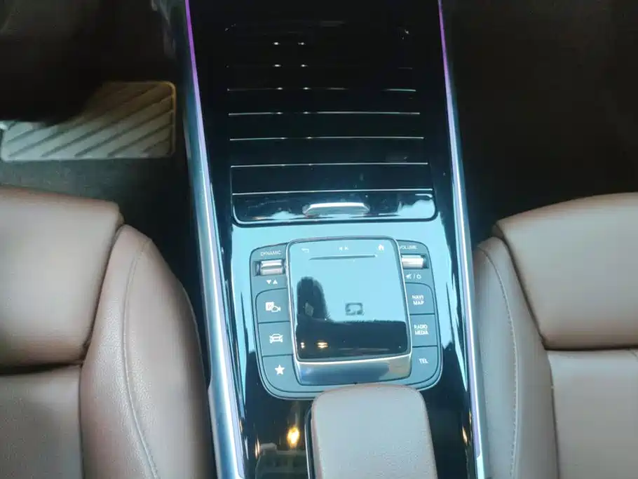 Mercedes-Benz GLB — миниатюра 16