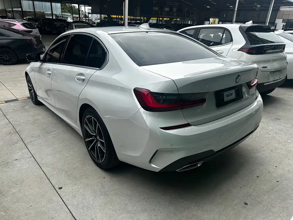 BMW 3 Series — миниатюра 13