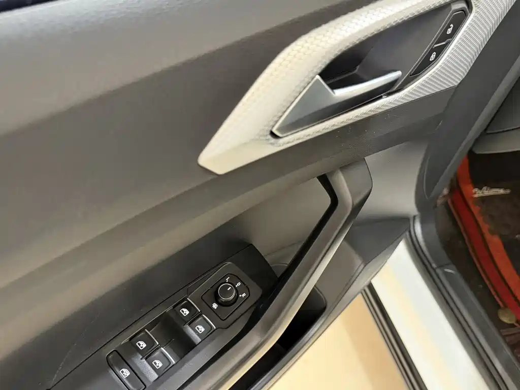 VOLKSWAGEN EXPLORING THE SHADOW