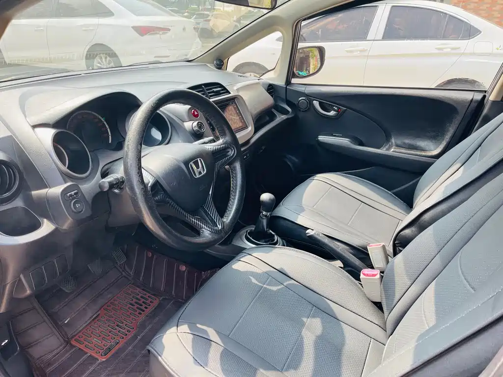 Honda Fit — миниатюра 6