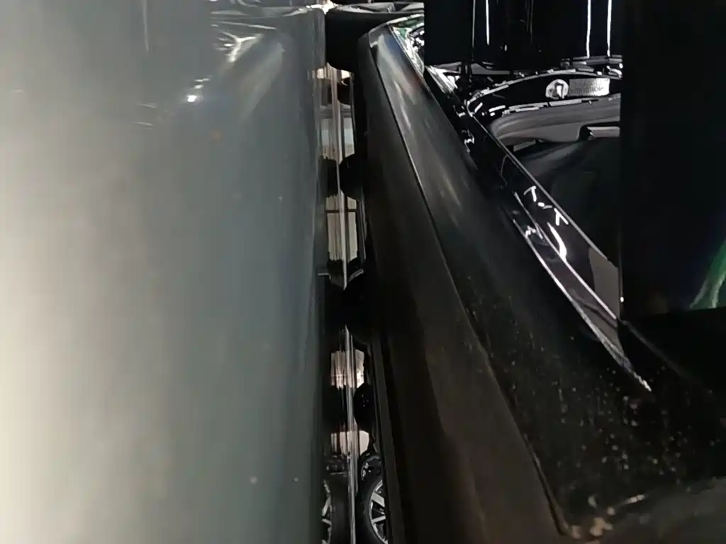 Tesla Model 3 — миниатюра 21
