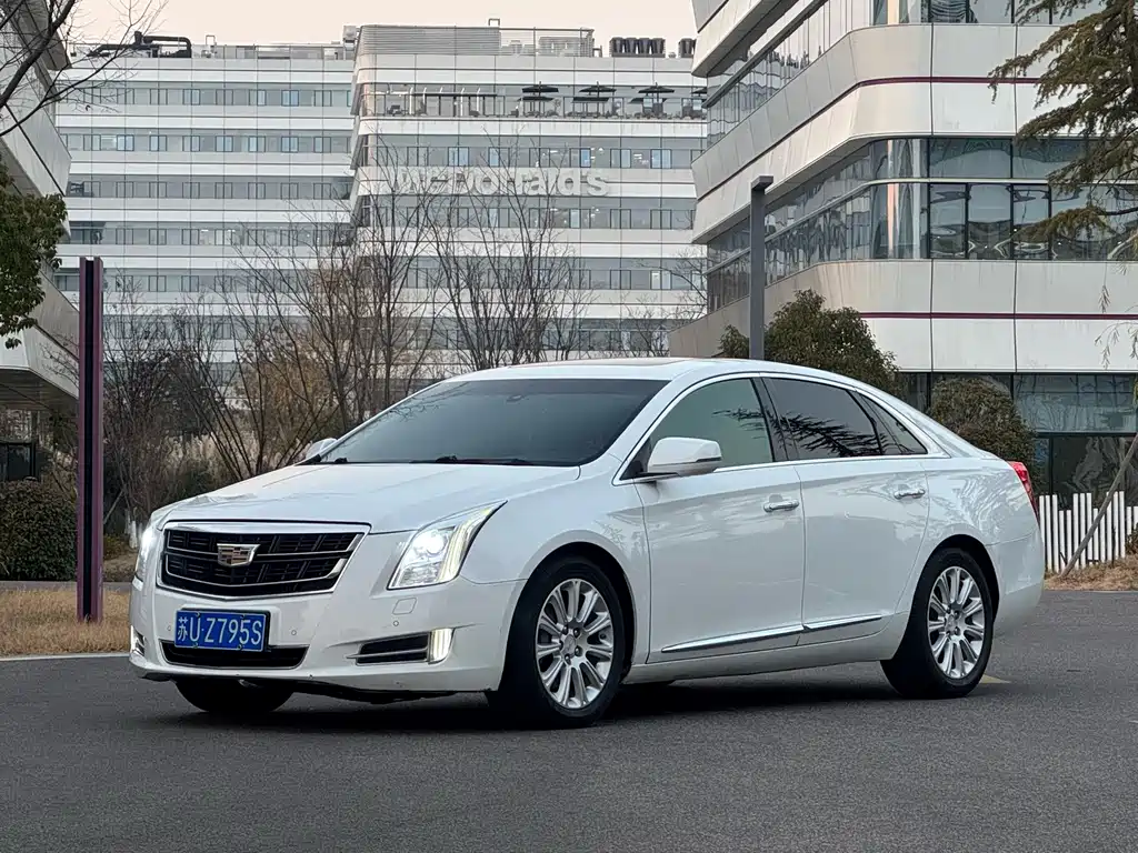 CADILLAC XTS