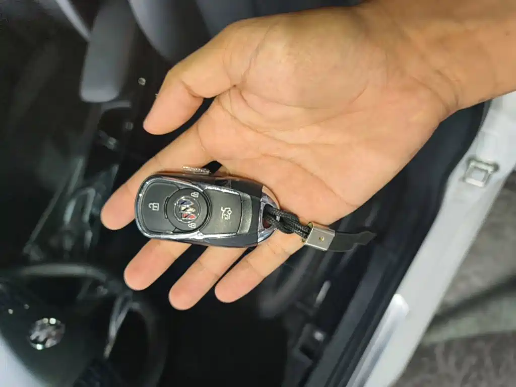 Buick Verano — миниатюра 9
