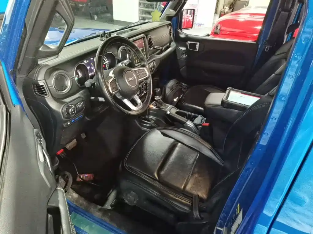 Jeep Wrangler PHEV — миниатюра 15
