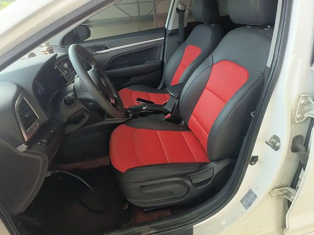 Hyundai Elantra — миниатюра 15