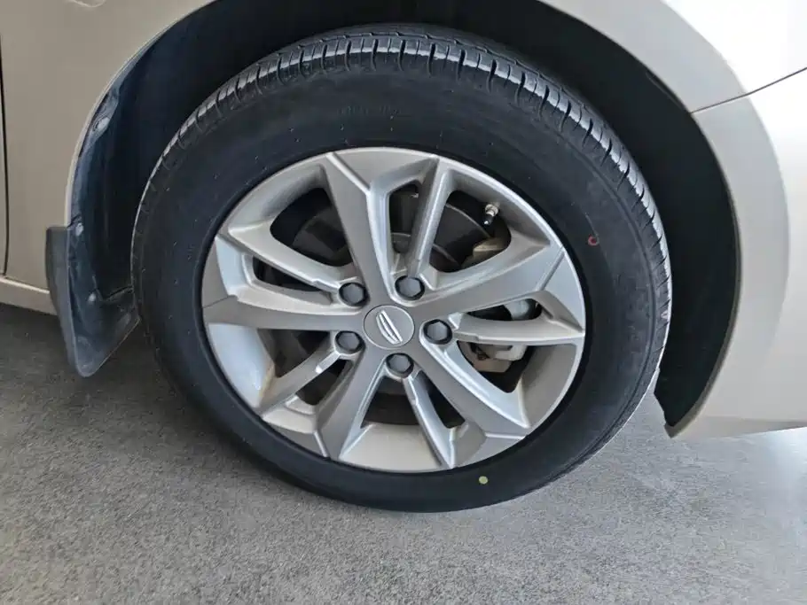 Geely Emgrand GL — миниатюра 6
