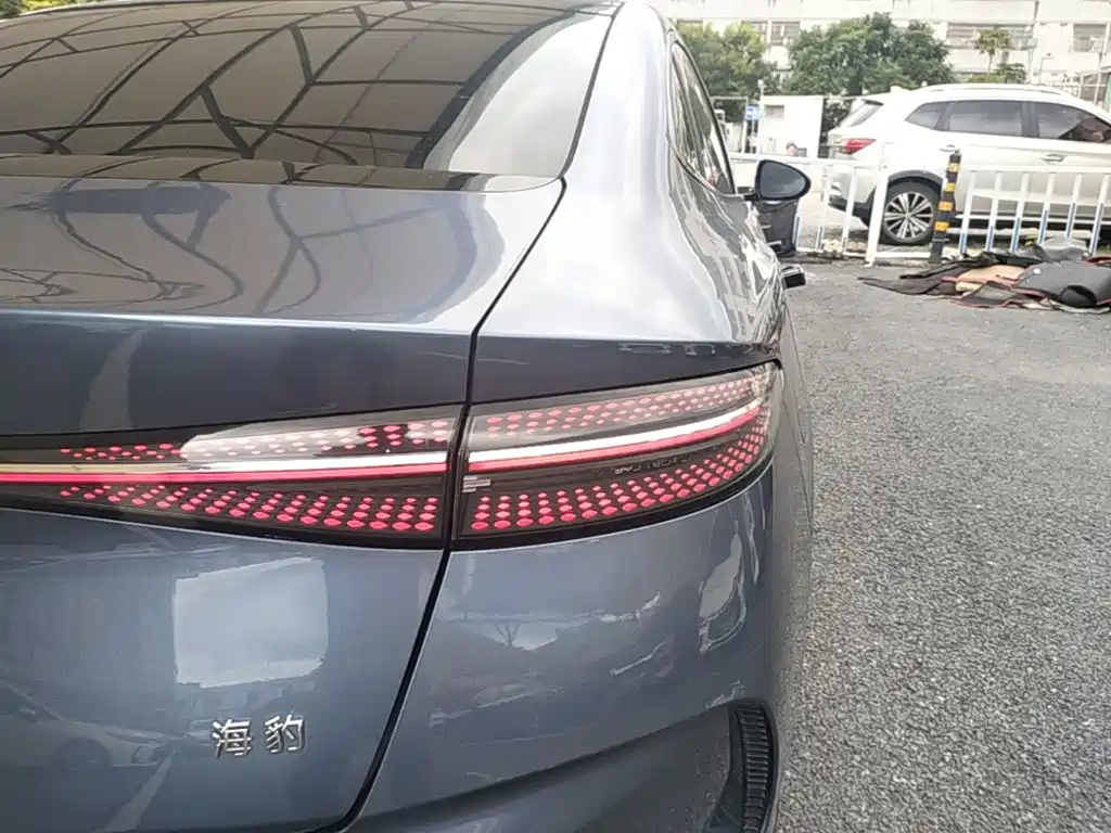 BYD Seal — миниатюра 8