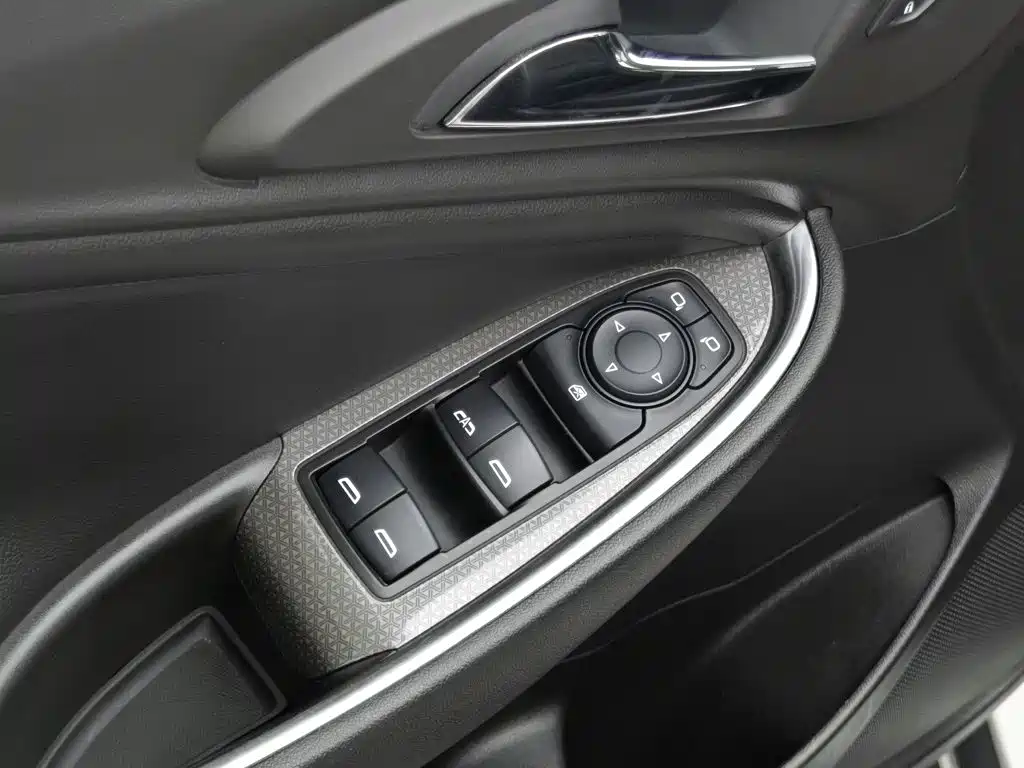 Chevrolet Malibu XL — миниатюра 9
