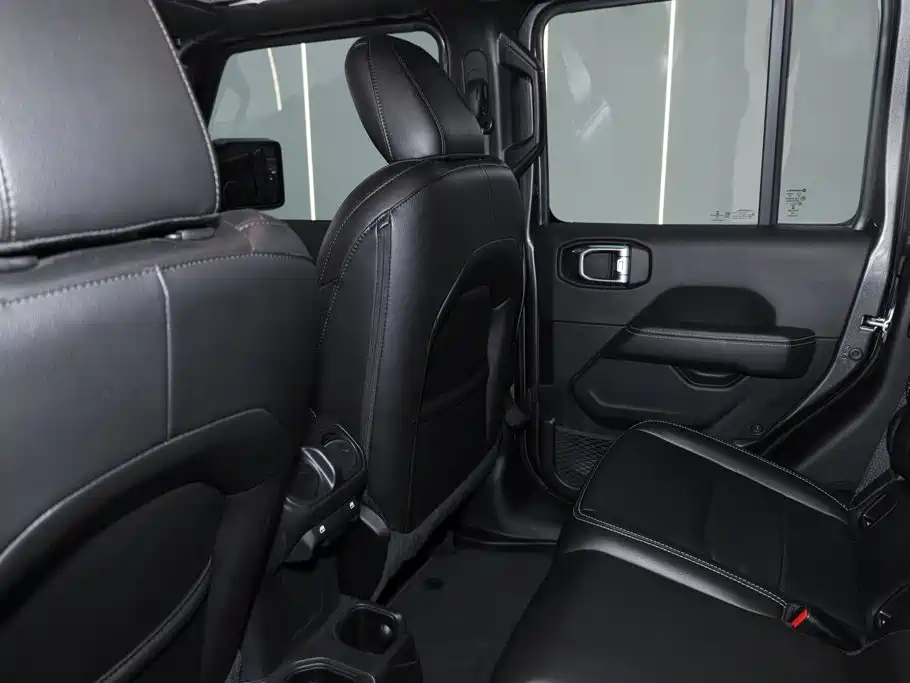 Jeep Gladiator — миниатюра 17