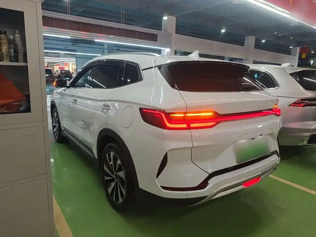 BYD PLUS New Energy — миниатюра 5