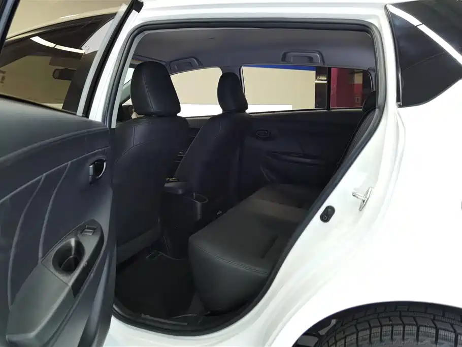 TOYOTA YARIS L ZHIXUAN