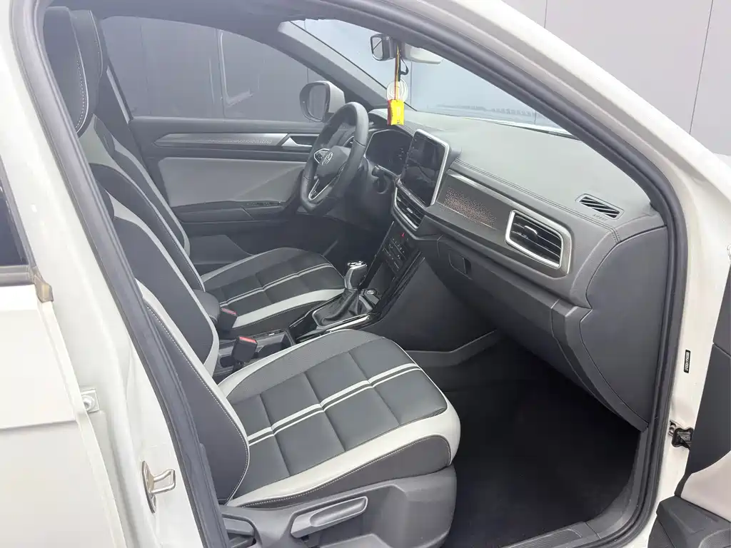 Volkswagen T-Roc — миниатюра 22