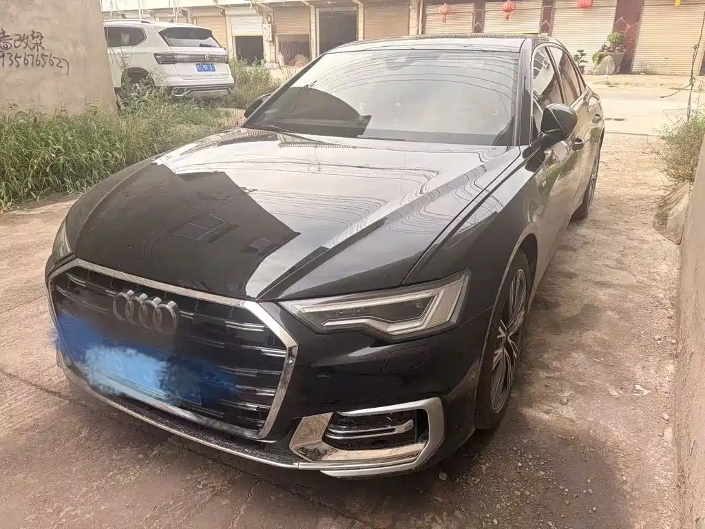 奥迪A6L 2025款 改款 45 TFSI 臻选动感型 2025