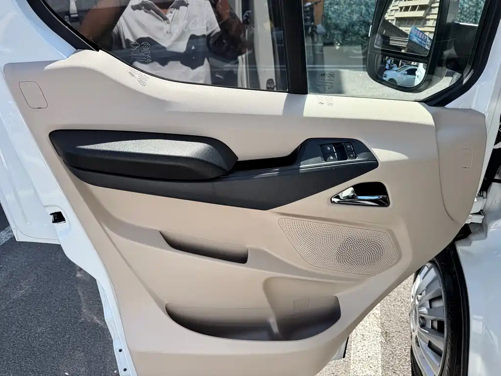 MAXUS V90 RV — миниатюра 11