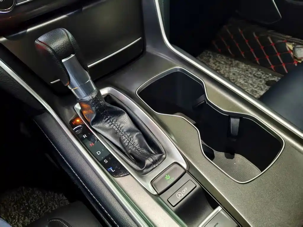 Honda Accord — миниатюра 11